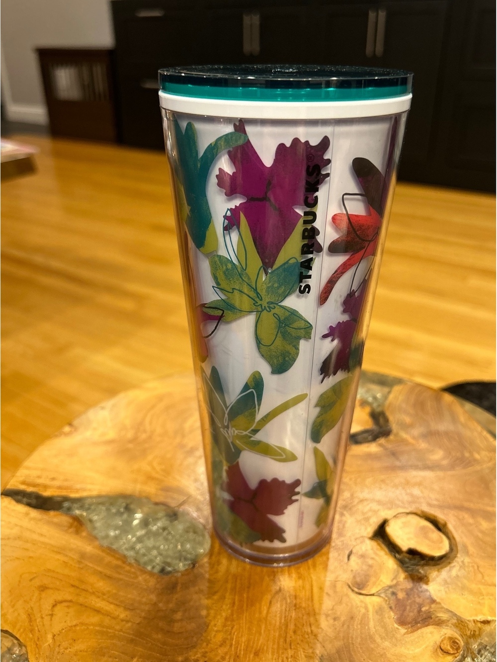 Starbucks 2022 Spring Floral Purple Green Venti 24oz Tumbler Cold Cup